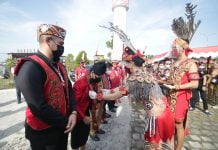Bupati Landak Buka Acara Ritual Adat Naik Dango ke 36