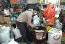 Pastikan Stok Sembako Aman Jelang Idul Fitri Polsek Menjalin Rutin Lakukan Pengawasan