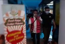 Jadi Tersangka Kasus Gratifikasi Peti, Oknum Anggota BPD Inggis Ditahan