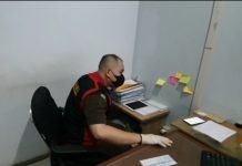 Tim Penyidik Kejaksaan Negeri Sanggau Geledah Rumah Tersangka Tindak Pidana Korupsi Program PKH dan Kantor Unit BRI Tayan Hilir