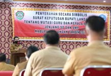 Bupati Landak Mutasi Kepala SMP dan SD