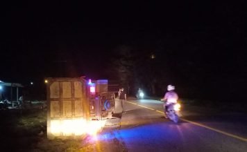 Dump Truck Vs Sepeda Motor di Sekadau Sopir Truck Pingsan Tak Sadarkan Diri