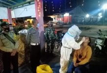 Tim Satgas Covid-19 Mempawah Hulu Gelar Patroli Gabungan 21 Orang Diswab PCR