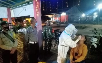 Tim Satgas Covid-19 Mempawah Hulu Gelar Patroli Gabungan 21 Orang Diswab PCR