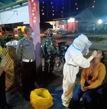 Tim Satgas Covid-19 Mempawah Hulu Gelar Patroli Gabungan 21 Orang Diswab PCR