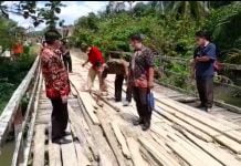 Akses Jembatan Menuju Desa Engkode Rusak, Warga Minta Perhatian Pemerintah