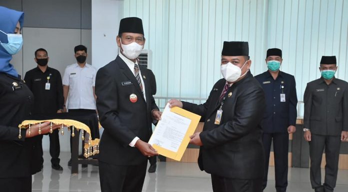 Lantik Perpanjangan Jabatan Pejabat Tinggi Pratama, Wabup Ketapang Ingatkan Disiplin PNS