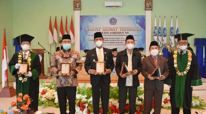 Wabup Farhan Hadiri Wisuda Ke-XV STAIN Al- Haudl Ketapang