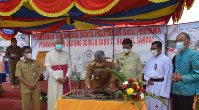 Bupati Ketapang Letakan Batu Pertama Pembangunan Gedung Gereja Paroki Santo Gabriel Sandai