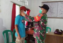 Babinsa Koramil 1201-09/Sengah Temila Terus Edukasi Warga Pentingnya Penerapan Prokes