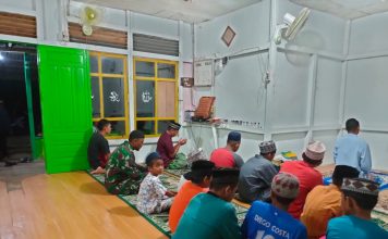 Jalin Kominikasi, Anggota Zidam XII/Tanjungpura Ibadah Bersama Masyarakat