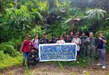 Zidam XII/Tanjungpura Bersama Warga Pebatasan Pekuat Pos Pengamanan