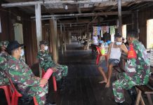 Jalin Silaturahmi, Danramil Sengah Temila Kunjungi Rumah Panjang Desa Saham