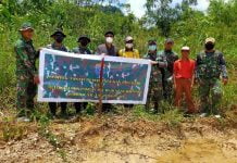 Zidam XII/Tanjungpura Bersama Masyarakat Tingkatkan Fasilitas Pos Pengamanan di Entikong