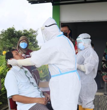 Danramil Air Besar Dampingi Satgas Covid-19 Swab PCR Karyawan Perkebunan