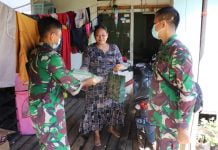 Kembali Zidam XII/Tpr Bagikan Paket Sembako Kepada Warga