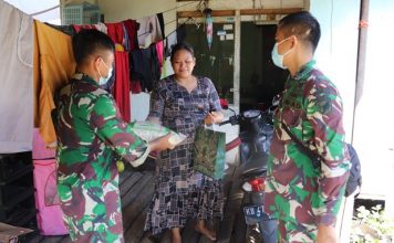 Kembali Zidam XII/Tpr Bagikan Paket Sembako Kepada Warga