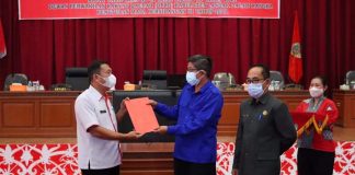 Bupati Sampaikan Jawaban Atas PU Fraksi DPRD Landak Tehadap Tiga Raperda Inisiatif Eksekutif