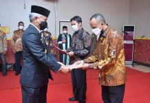 Bupati Martin Rantan Lantik Anggota Direksi dan Dewan Pengawas Perumda Pangan Mandiri BUMD Ketapang