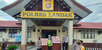 Bantu Ringankan Beban Warga, Polres Landak Serahkan Bantuan PPKM Mikro