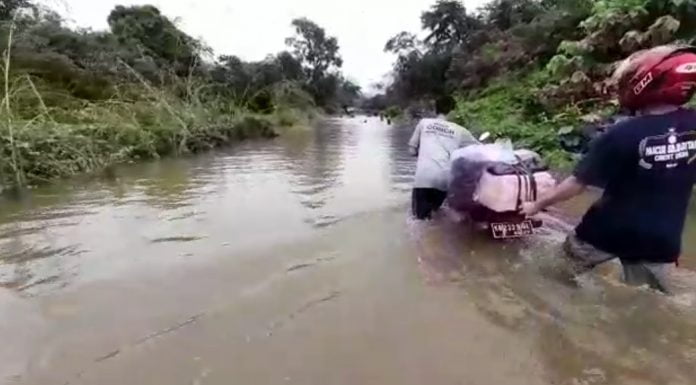 Banjir Rendam Sejumlah Desa di Jelai Hulu
