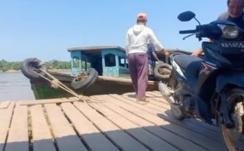 Imbas PPKM Pendapatan Penambang Motor Klotok Turun Drastis