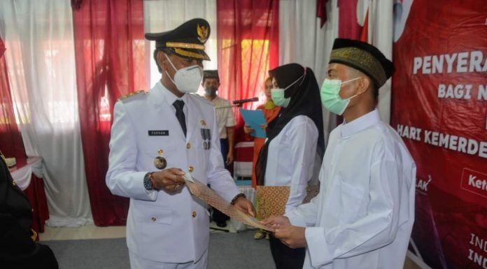 Wabup Farhan Serahkan Remisi Secara Simbolis Kepada Warga Binaan di Lapas Kelas IIB Ketapang