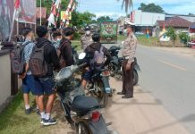 Tak Gunakan Helm dan Belum Cukup Umur Sejumlah Pelajar Diberikan Teguran
