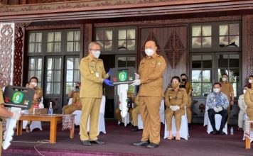 Pemkab Ketapang Terima Bantuan Mobil Ambulance dan Oxygen Concentrator dari Pemprov Kalbar