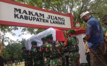 Praka Anumerta Ida Bagus Putu Dimakamkan Secara Militer di Taman Makam Pahlawan