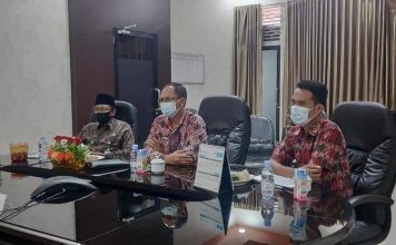Asisten 1 Setda Ketapang Hadiri Wabiner Peran Tenaga Pendidik di Masa Pandemi