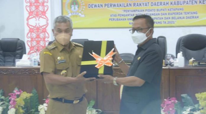 Bupati Ketapang Sampaikan Pidato Pengantar Nota Keuangan dan Perubahan APBD Tahun 2021