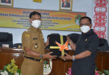 Wabup Ketapang Sampaikan Nota Keuangan dan Raperda APBD Tahun Anggaran 2022