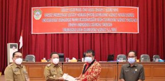 Fraksi DPRD Landak Sampaikan Pandangan Umum Terhadap Raperda Perubahan APBD 2021