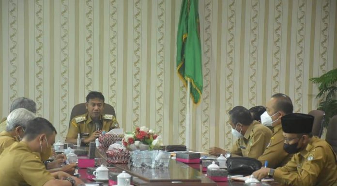Rapat Koordinasi Vaksinasi, Kerjasama Pemda dan Media Massa, Serta Percepatan Perbaikan Jalan Pelang Batu-Tajam