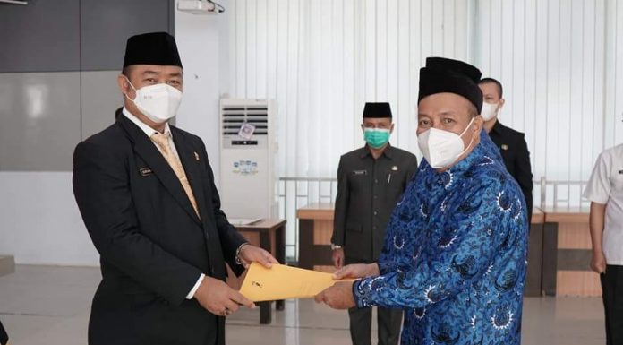 Dua Pejabat Pengawas Esselon IV Pemkab Ketapang Dilantik