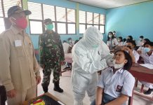 Cegah Covid-19 di Lingkungan Sekolah 29 Siswa-Siswi SMK Bahar Jalani Test Swab Antigen