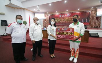 Bupati Karolin Lepas Kontingen PON XX Papua 2021 Asal Kabupaten Landak