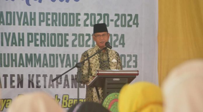 Wabup Farhan Hadiri Pelantikan Pemuda Muhammadiyah Nasyiatul Aisyah dan IPM Ketapang Periode 2021-2025