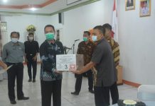 Pemkab Ketapang Serahkan Bantuan Kemendikbud Kepada Sekolah SMP dan SMA