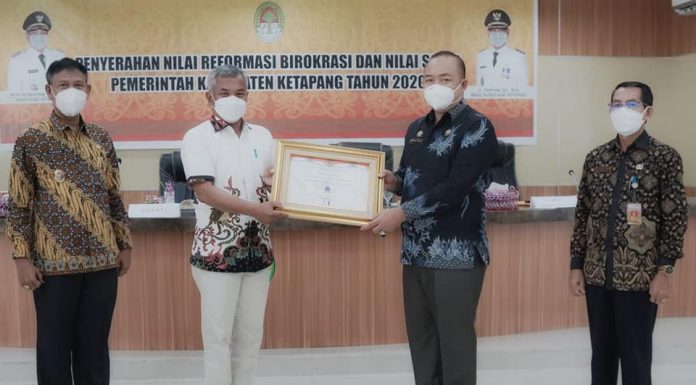 Pemkab Ketapang Raih Empat Penghargaan Atas Prestasi Kinerja dan Pelayanan Publik Tahun 2020