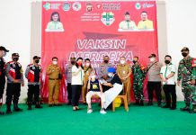 Tinjau Pelaksanaan Vaksinasi, Bupati Landak : Semua Warga Berhak Mendapatkan Vaksinasi