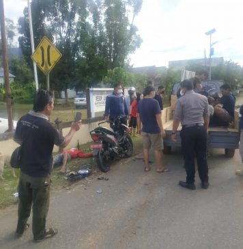 Sepeda Motor Vs Dump Truk Depan Mako Polsek Sengah Temila Pengendara Sepeda Motor Alami Cedera