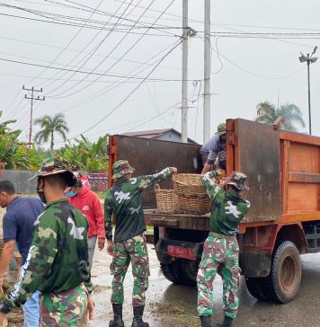 Yonarmed 16/Komposit Ngabang Gelar Aksi Bakti Sosial Jum’at Bersih