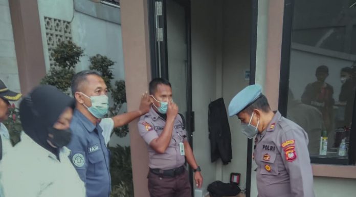 Dua Pelaku Pembobol Mesin ATM Ditangkap