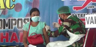 Masyarakat Antusias Ikuti Vaksinasi Masal di Yonarmed 16/Komposit Ngabang