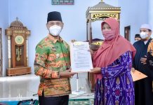 Wabup Farhan Salurkan Bantuan Hibah ke Sejumlah Rumah Ibadah