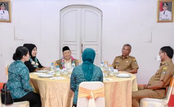 Bupati dan Wakil Bupati Ketapang Sambut Kedatangan Mantan Wakil Presiden ke Sembilan RI H. Hamzah Haz