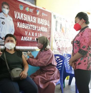 Bupati Landak Tinjau Pelaksanaan Vaksinasi PTPN XIII
