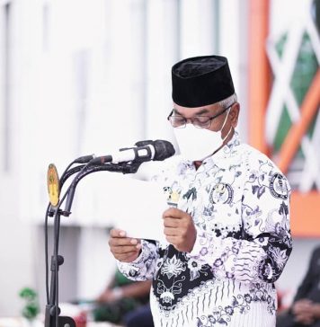 Bupati Ketapang Pimpin Apel HUT PGRI ke 76 dan Hari Guru Nasional